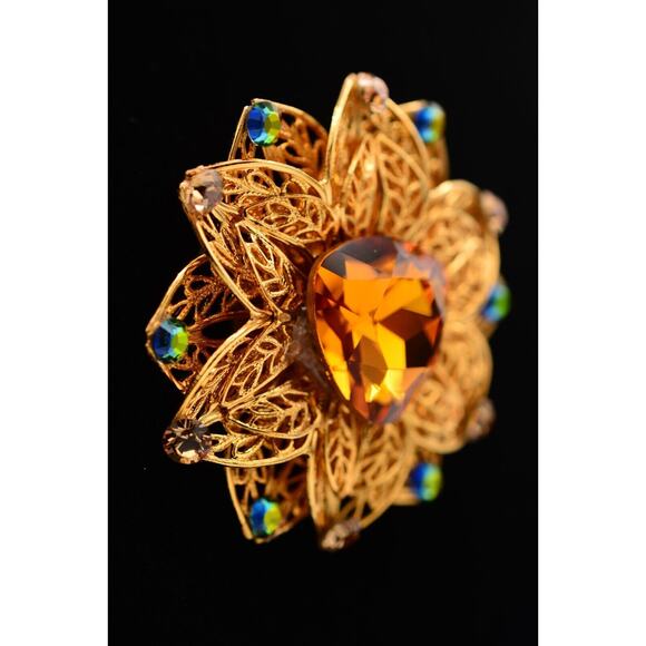 Vintage Crystal Flower Pin Brooch Watermelon Rhinestone Gold Tone Filigree BinAT - Picture 4 of 12
